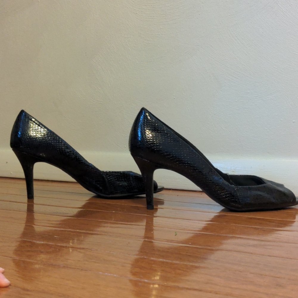 Fioni Black Peep Toe Heels
